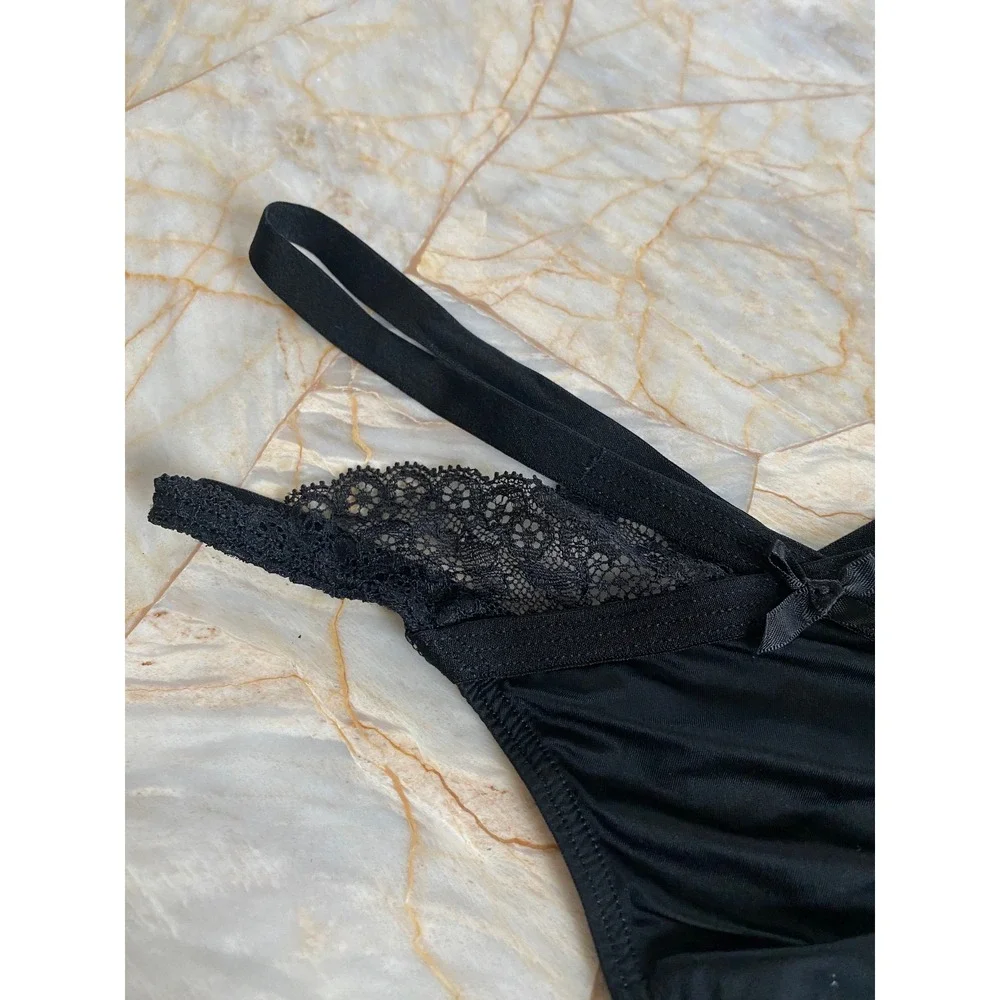 Victoria's Secret Black Strappy Lace Thong Panty  Caged Straps XS